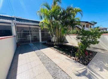 Casa · 87m² · 2 Quartos · 1 Vaga · Casa com Piscina Á 350 Metros da Praia