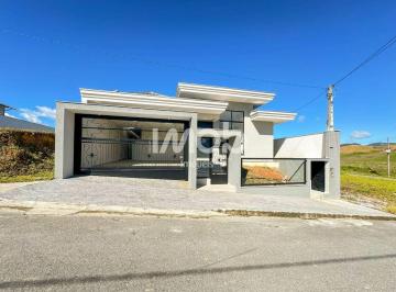 Casa · 350m² · 3 Quartos · 2 Vagas · Casa com Suíte Master - 2 Quartos - Estrada Nova