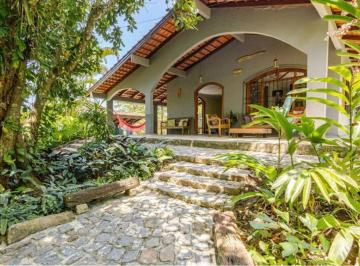 Casa de 3 quartos, São Sebastião · Excelente casa térrea com bastante área verde disponível para venda ou locação em Juquehy!