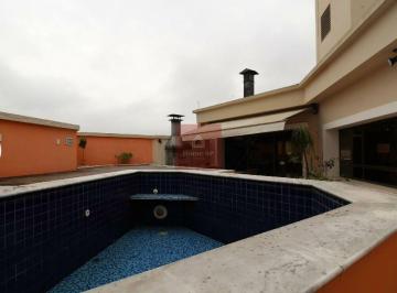 Apartamento · 250m² · 2 Quartos · 3 Vagas · Cobertura com 250m², 2 dormitórios, sendo 2 suítes, 3 vagas.