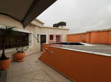 Apartamento · 250m² · 2 Quartos · 3 Vagas · Cobertura com 250m², 2 dormitórios, sendo 2 suítes, 3 vagas.