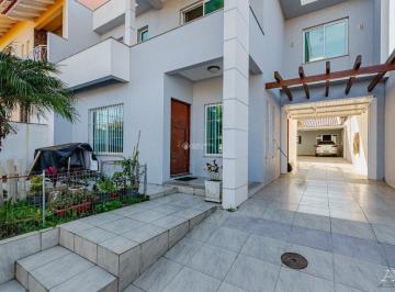 Casa · 240m² · 4 Quartos · 6 Vagas · Casa no bairro Parque Santa Fé