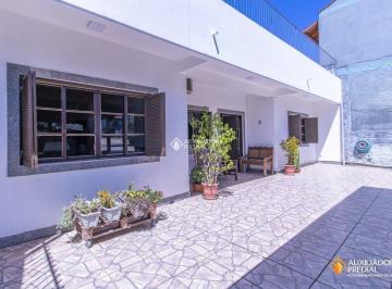 Casa · 217m² · 4 Quartos · Espaco, localização e conforto!