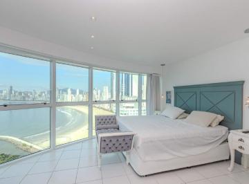 Apartamento · 96m² · 2 Quartos · 2 Vagas · Apartamento à venda no Pioneiros em Balneário Camboriú.