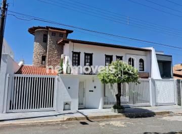 Casa · 358m² · 4 Quartos · 2 Vagas · Compre Casa no Cariru Ipatinga 4 quartos, 2 suítes, toda reformada e aceita financiamento bancário