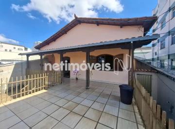 Casa · 224m² · 3 Quartos · 2 Vagas · Oportunidade imperdível – casa com excelente potencial, inclusive comercial!