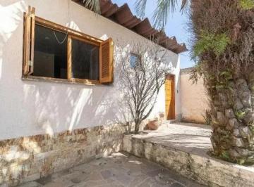 Casa · 129m² · 4 Quartos · 1 Vaga · CASA MOBILIADA COM 4 DORMITÓRIOS, SEGURANÇA COMPLETA E AMBIENTES AMPLOS