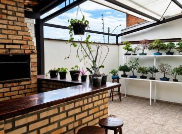 Casa · 62m² · 2 Quartos · 2 Vagas · Casa em condomínio reformada com 2 dormitórios, cozinha ampla, vaga de garagem para 2 carros, uma co