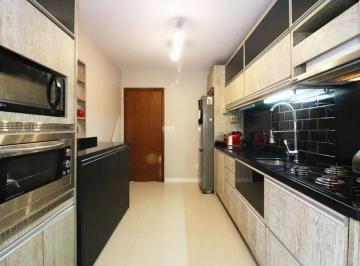 Belíssima casa em condomínio à venda no bairro Cavalhada.
 Com 3 quartos, sendo  · Casa em condominio 03 dormitórios, 1suíte, 2 vagas, 146 m² na Cavalhada.