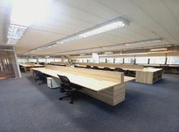 Comercial · 184m² · 4 Vagas · Sala comercial na Rua Sansão Alves dos Santos, N. 102 - 7º andar • 184 m²