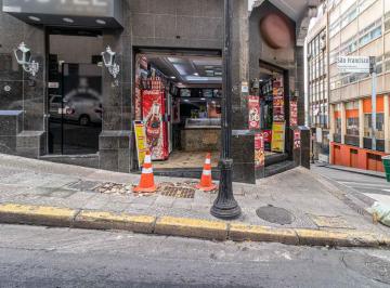 Comercial · 150m² · Casa comercial na Rua São Francisco, N. 49 • 150 m²