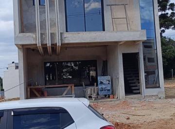 Casa · 90m² · 3 Quartos · 1 Vaga · Excelente casa em Sao José dos Pinhais, condomínio