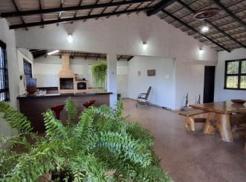 Rural de 3 quartos, Brasília · Lindíssima chácara com excelente casa com 3 quartos sendo 2 suítes, laje, no INCRA 9