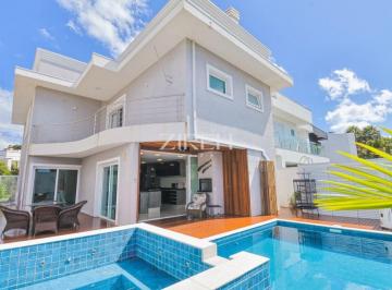 Casa de 3 quartos, Curitiba · Casa em condomínio no Abranches com piscina aquecida, spa privativo, 3 suítes luxuosas e 6 vagas