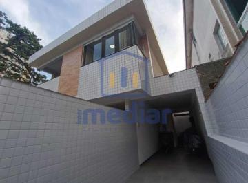 Casa · 128m² · 3 Quartos · 2 Vagas · Encantadora casa sobreposta à venda, na Ponta da Praia com 3 dormitórios e 1 suíte !