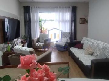 Casa · 110m² · 3 Quartos · 3 Vagas · Casa Térrea, isolada dos dois lados, com 3 vagas de garagem no centro de São Vicente