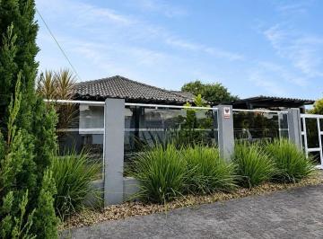 Casa · 90m² · 3 Quartos · 1 Vaga · Casa na Praia Mobiliada 3 Quartos - 1 suíte. Arroio Teixeira, Capão da Canoa