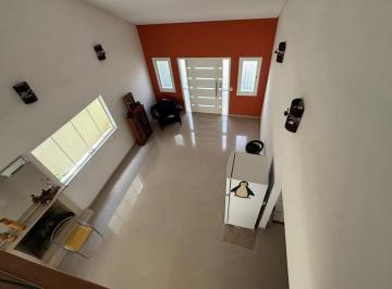 Casa · 348m² · 4 Quartos · 4 Vagas · UM ÓTIMO SOBRADO NO ALTOS DA SERRA V PARA VENDER OU ALUGAR