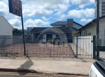 Comercial · 70m² · 2 Quartos · Oportunidade Imperdível Casa Comercial com Grande Pátio de Estacionamento!