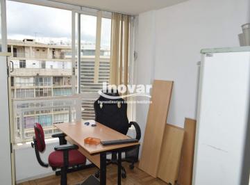 Comercial · 30m² · Sala comercial com aproximadamente 31m² com vista para a Praça Sete