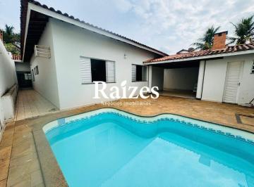 Casa · 239m² · 4 Quartos · 4 Vagas · Casa Sobrado de Alto Padrão no Bairro Morada da Colina com 4 Suítes, Piscina com Cascata e Escritóri