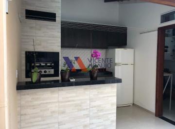 Área gourmet · Casa com Área Gourmet Completa e 3 Quartos (1 Suíte) à Venda