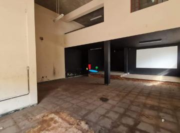 Comercial · 250m² · 2 Vagas · Loja comercial ampla com aproximadamente 250 m², no bairro Jardim Arizona