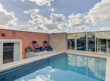 Apartamento · 313m² · 2 Quartos · 3 Vagas · Entre o último andar e a primeira escolha do dia.