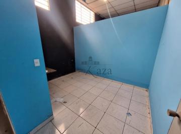 Comercial · 330m² · 4 Vagas · Oportunidade - Galpão Comercial - Residencial Gazzo - 330m².