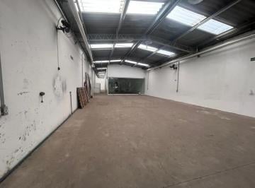 Comercial · 360m² · Galpão de 360m² para locação na Vila São Pedro - Santo André - SP