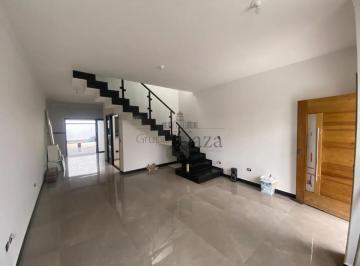 Casa · 150m² · 3 Quartos · 2 Vagas · Casa Sobrado - Parque Industrial - 3 Suítes - 150m².
