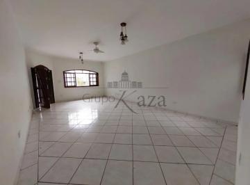 Casa · 300m² · 4 Quartos · 3 Vagas · Casa - Jardim Flórida - Jacareí - 3 Dormitórios - 300m².