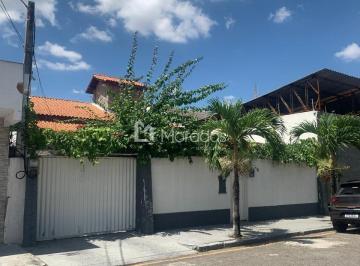 Casa · 360m² · 3 Quartos · 4 Vagas · Venda de Casa com 3 Dormitórios no Flamboyant