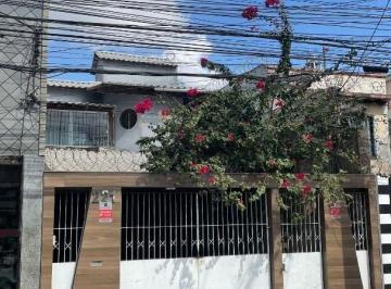 Casa · 210m² · 4 Quartos · 2 Vagas · Casa em Centro - Campos dos Goytacazes