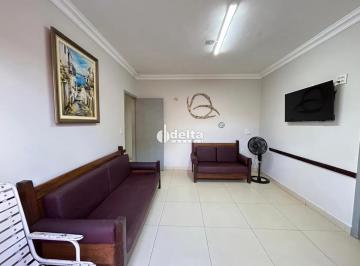 Casa · 250m² · 2 Quartos · 2 Vagas · Casa residencial mobiliada com 2 quartos sendo 1 suíte disponível para locação no bairro Patrimônio 