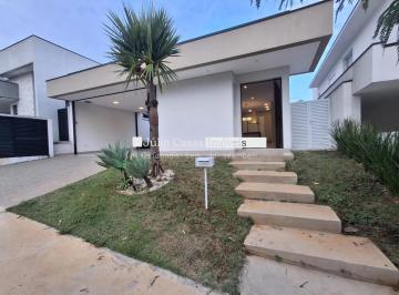 Casa · 300m² · 3 Quartos · 4 Vagas · Casa Térrea com 3 Suítes, Piscina, Área Goumet em Condomínio de Alto Padrão.