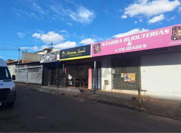 Casa · 171m² · 3 Quartos · 3 kits 2 lojas comerciais Retorno imediato