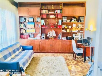 Casa · 270m² · 3 Quartos · 4 Vagas · Sobrado à venda no Alto de Pinheiros com 3 dormitórios sendo 1 suíte, 4 vagas