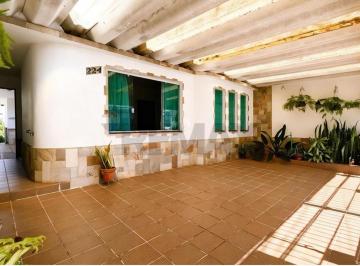 Casa · 225m² · 3 Quartos · 2 Vagas · Vila Alzira: Casa Ampla e Térrea à Venda!