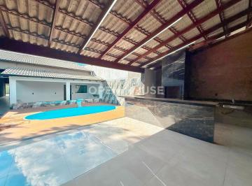 Casa · 230m² · 3 Quartos · 3 Vagas · Estilo colonial, revestimento moderno