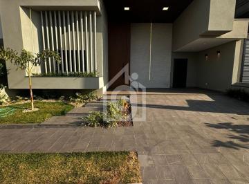 Casa · 147m² · 3 Quartos · 2 Vagas · Casa Nova em Condomínio Fechado com Piscina e Área Gourmet Integrada no SetLife 2