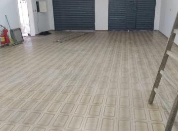 Comercial · 200m² · 6 Vagas · Galpão / Depósito / Armazém para alugar em Centro de 200.00m² com 6 Garagens