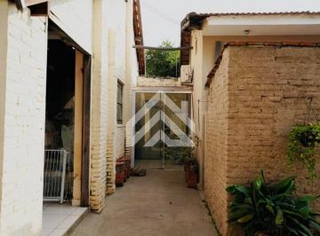 Casa · 370m² · 2 Quartos · 5 Vagas · Casa para venda em Centro de 370.00m² com 2 Quartos e 5 Garagens