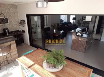 Casa · 264m² · 3 Quartos · 6 Vagas · Casa de Condomínio para venda e aluguel em Alphaville Nova Esplanada I de 264.00m² com 3 Quartos, 3 