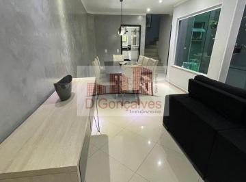 Casa · 164m² · 3 Quartos · 4 Vagas · Sobrado para venda em Centro de 164.00m² com 3 Quartos, 1 Suite e 4 Garagens