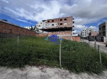 imovel_6404_44687.jpg · Lote de esquina, semi plano, possui 280m²