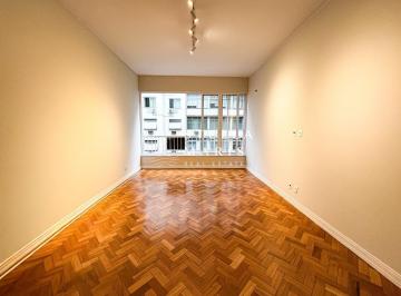 Foto 01 · Copacabana, Lindo Apartamento totalmente reformado por Arquiteto à venda em ótima localização.