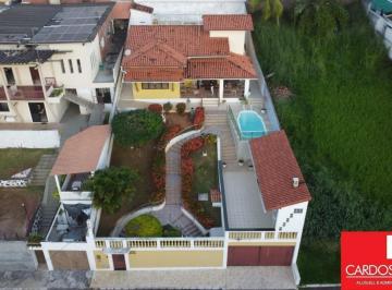 Casa · 186m² · 3 Quartos · 3 Vagas · Casa Padrão em Lauro de Freitas