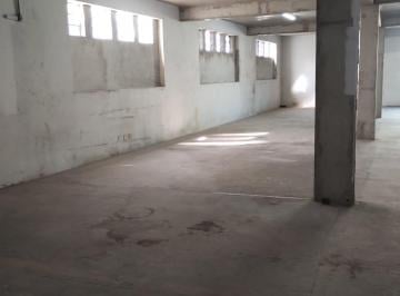 Comercial · 680m² · 4 Vagas · Loja para alugar em Centro de 680.00m² com 4 Garagens