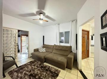 Casa de 2 quartos, Botucatu · Casa para venda em Jardim Paraíso Ii de 130.00m² com 2 Quartos e 2 Garagens